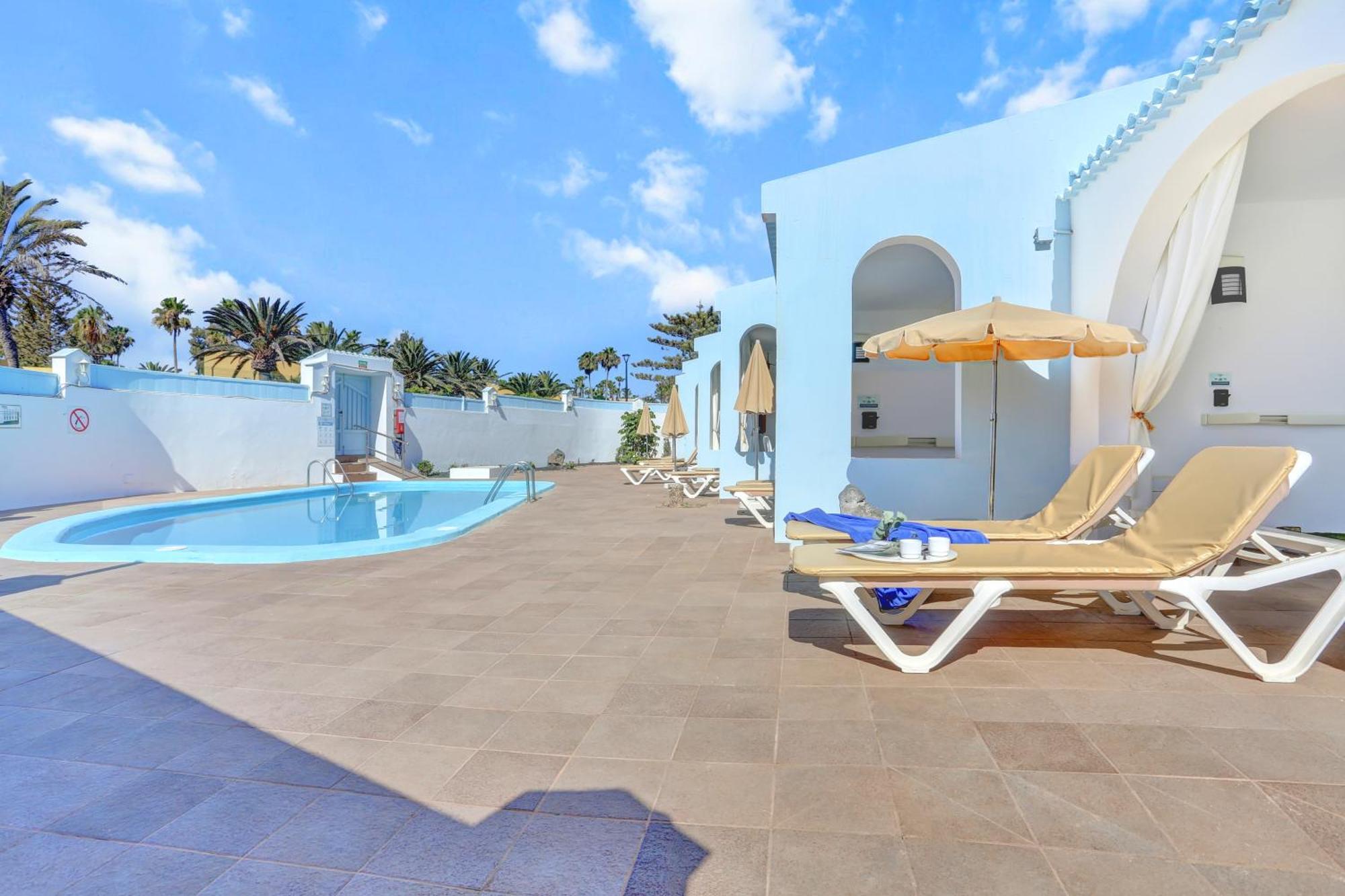 Neptuno Bungalows - Adults Only Corralejo Bagian luar foto