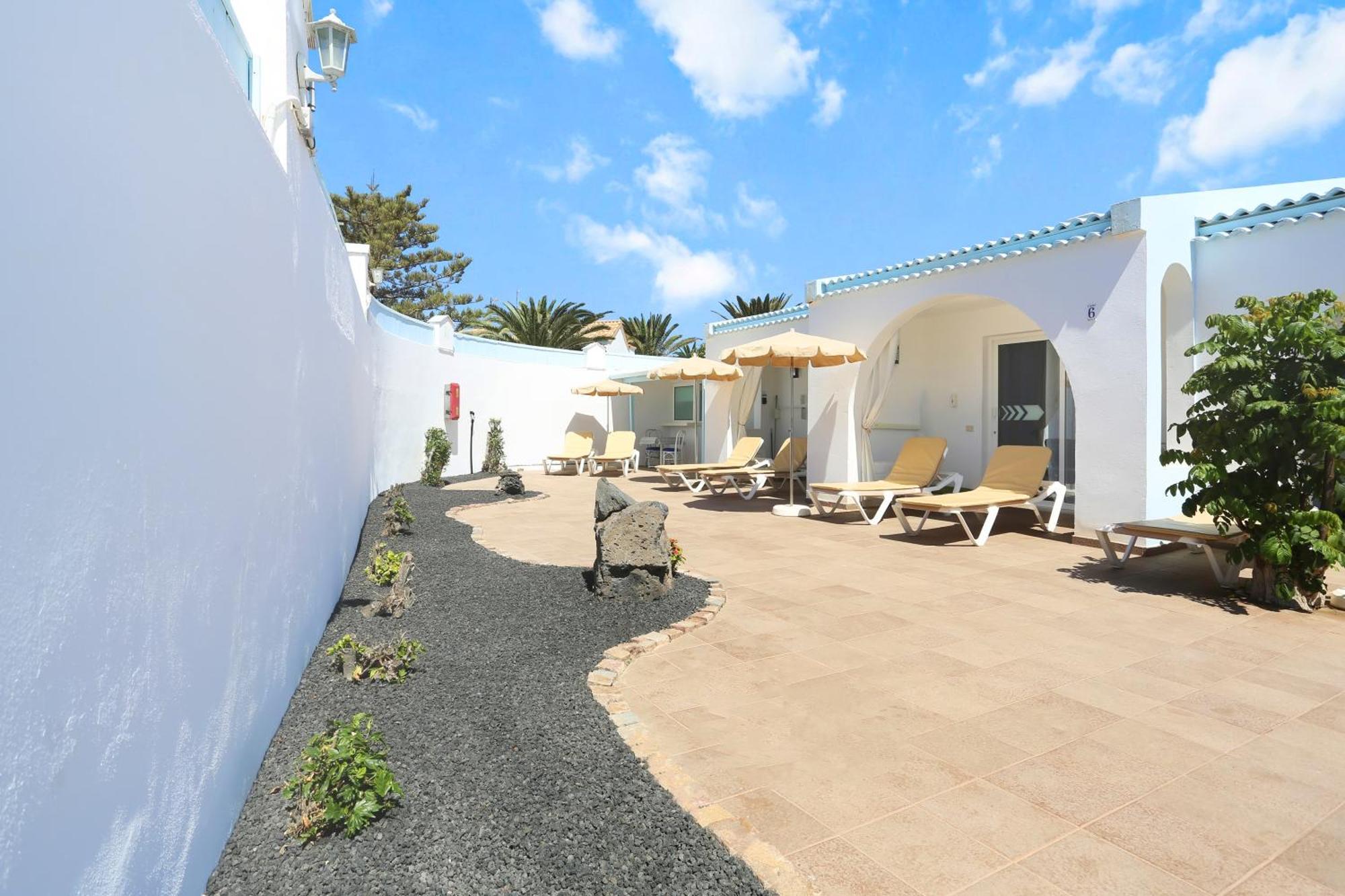 Neptuno Bungalows - Adults Only Corralejo Bagian luar foto